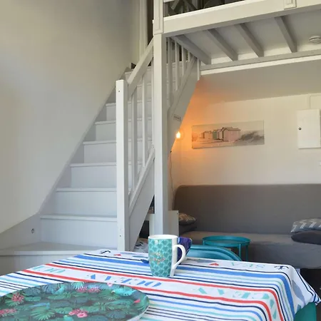 Renove 2 Pieces + Mezzanine, Piscine, Parking, Proche - Fr-1-229b-72 Apartment